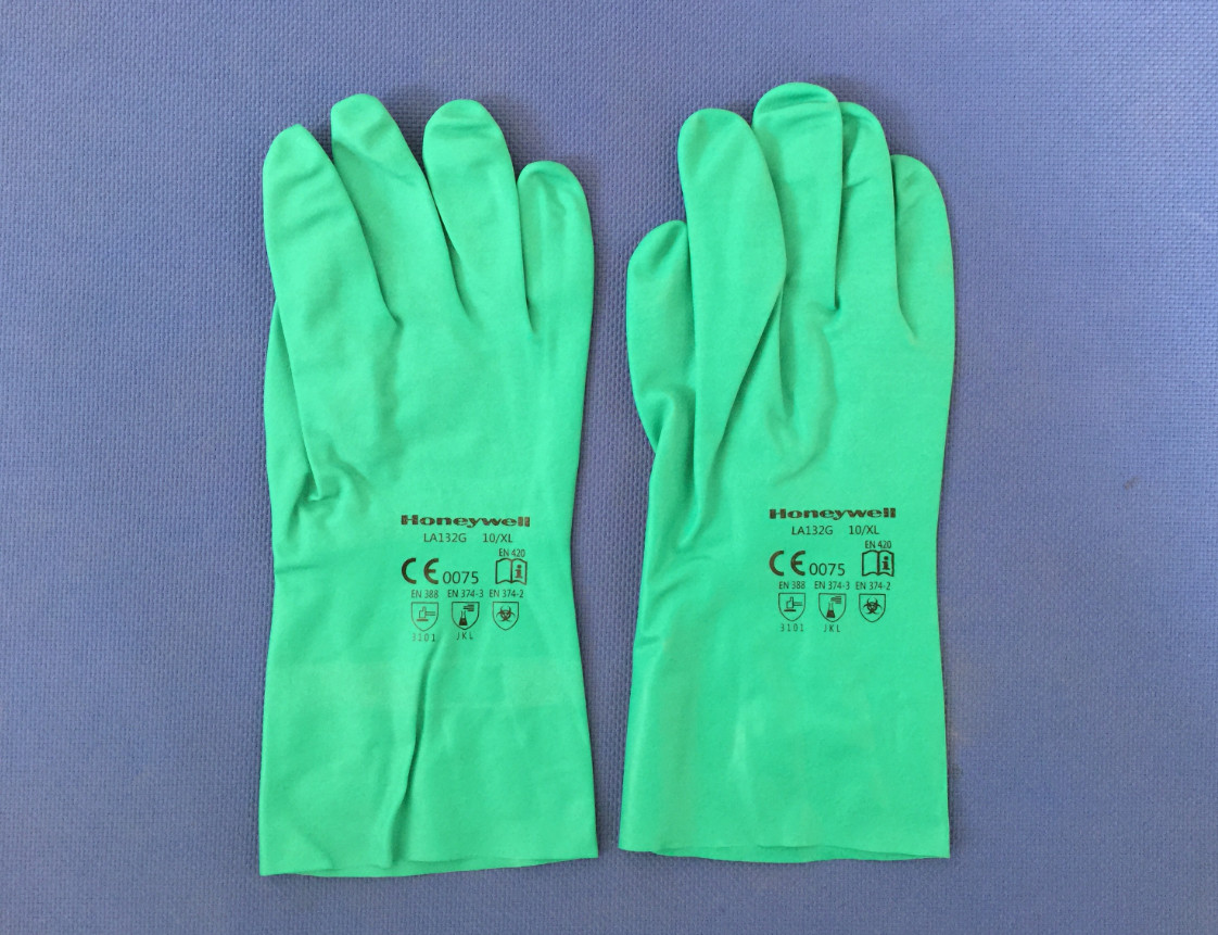Nitrile rubber unlined gloves